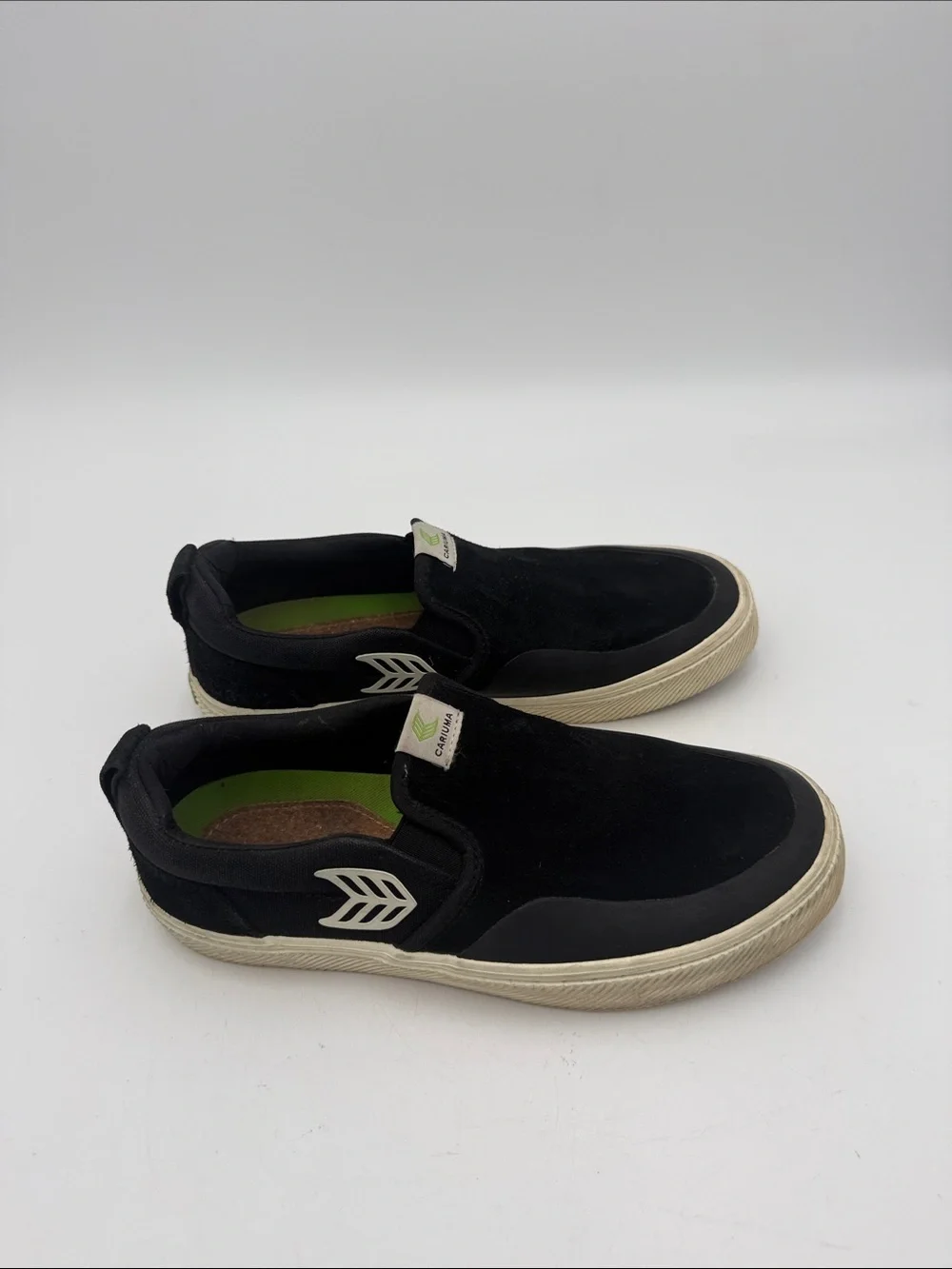 Cariuma Casual Slip-On Men's Shoes in Black - Comfort Everyday 7.5 casual beach